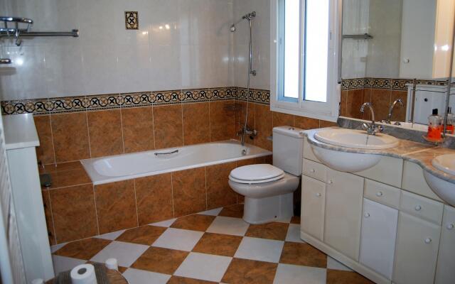 Villa Sandra Top Floor Escape