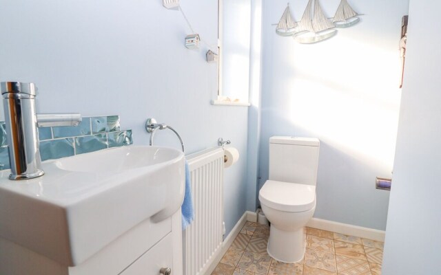 Canal View Cottage