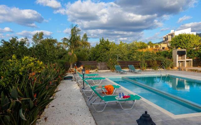 Villa Adonis Large Private Pool Walk to Beach