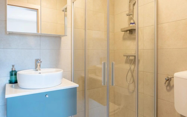 Sunny & Charming Apartment with 2 free bikes