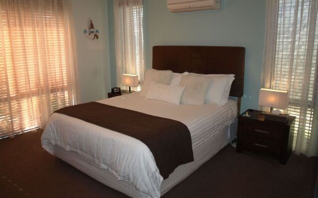 Baudins Bed & Breakfast - Adults Only
