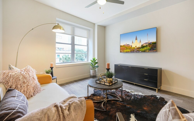 Peaceful Condo Near Bourbon Street