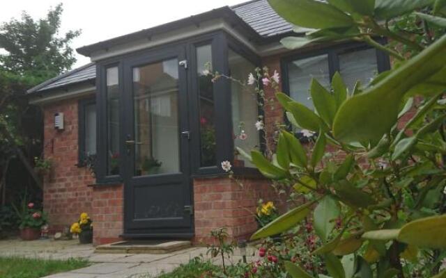 Comfortable double bedroom lovely bungalow