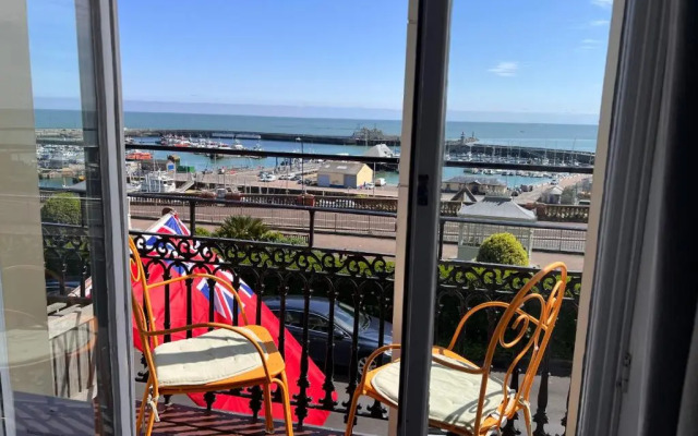 Royal Harbour Hotel