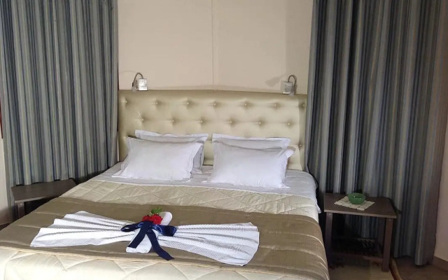 Chrissa Camping Rooms & Bungalows