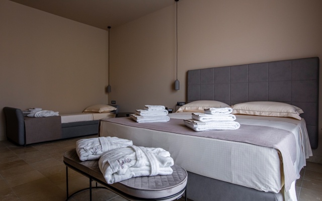 Charme Simon Bolivar