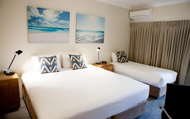 Nightcap at Kondari Resort