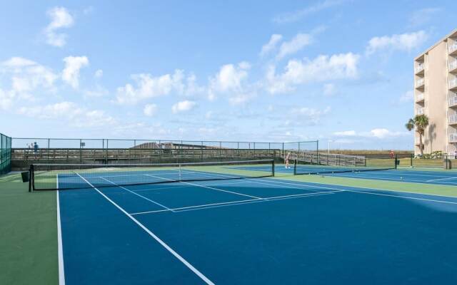 Holiday Surf And Racquet Club 216