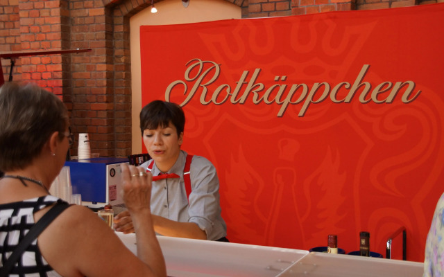 Warias Hotel & Restaurant