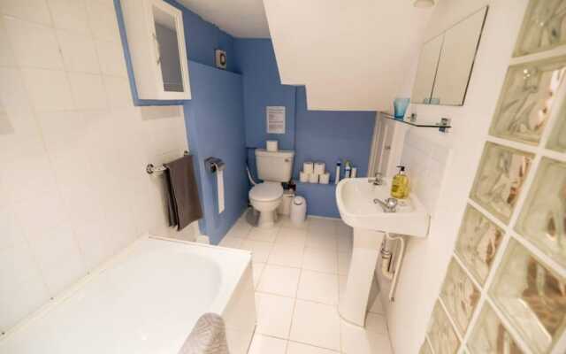 Spacious 2 Bedroom Flat in the Heart of Clapton