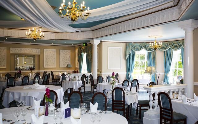 Shaw Hill Hotel Golf And Country Club