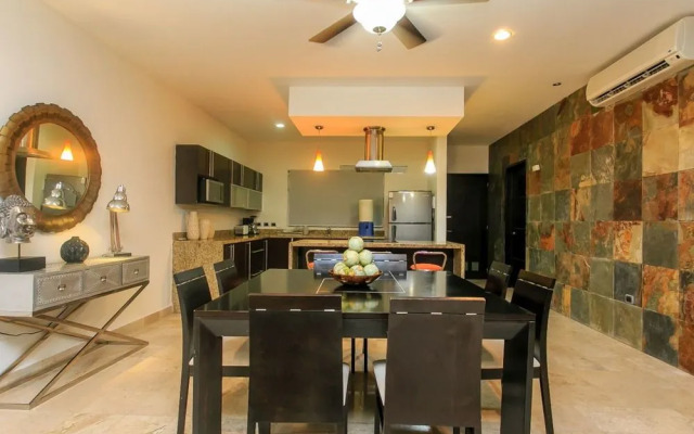 Mamitas 1102 2 Bedrooms and Terrace by RedAwning