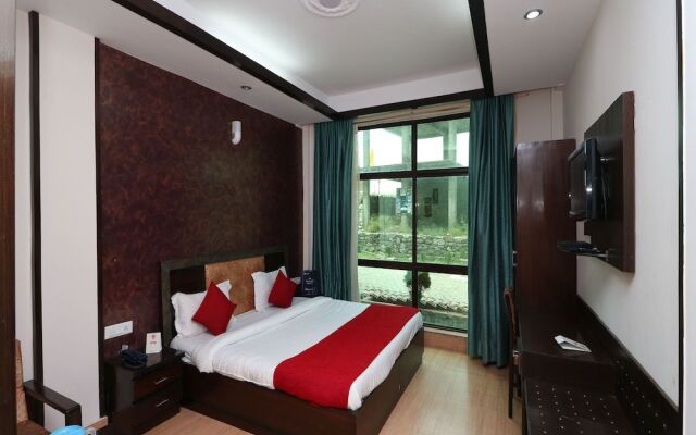 OYO 7547 Hotel Burans Residency
