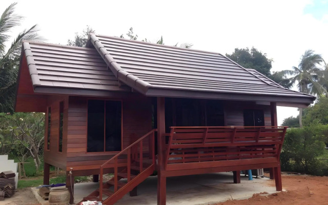 Check In & Chill Out Laem Sok Pier