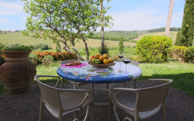 Beautiful Farmhouse in San Gimignano With Pool