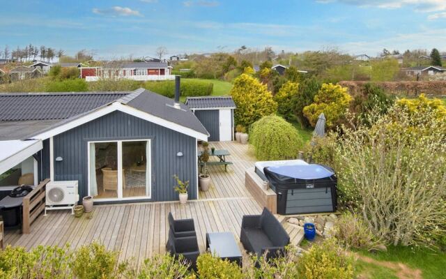 6 Person Holiday Home in Struer-by Traum