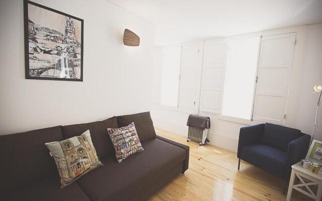BmyGuest - Almada Garden Apartment