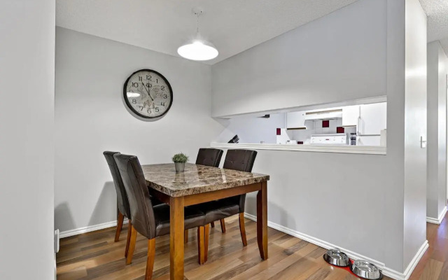 The Norquay, Pet-Friendly 2 Bed with Mtn View