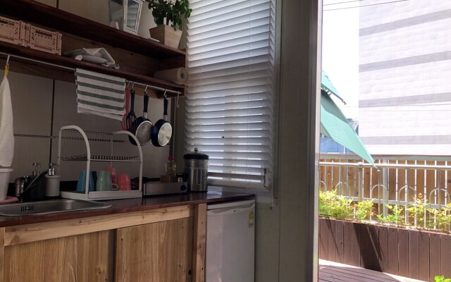 Slow Tree House Hongdae - Caters to Women