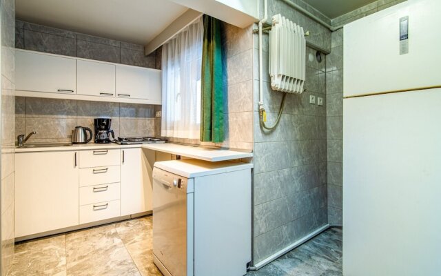 Stunning Flat With Excellent Location in Tesvikiye