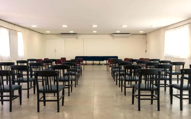 Carlton Express Italian Três Corações