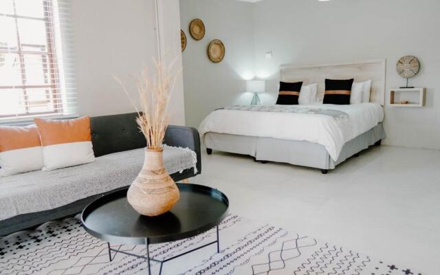 Lighthouse Guesthouse & Cafe