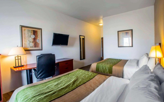 Comfort Inn & Suites Greenville I-70