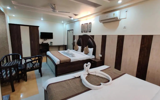 OYO 19453 Hotel Holy Basil