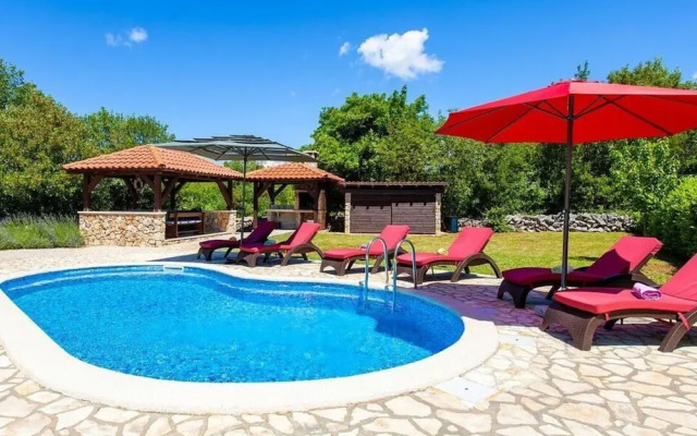 Villa Tara With a Beautiful Heated Pool