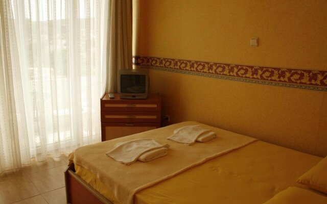 Yarar Hotel