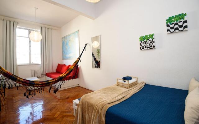 1Qto completo a 400m da Praia | SL 363/906