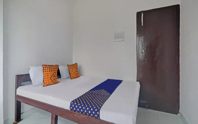 Spot On 76527 Desh Premi Guest House