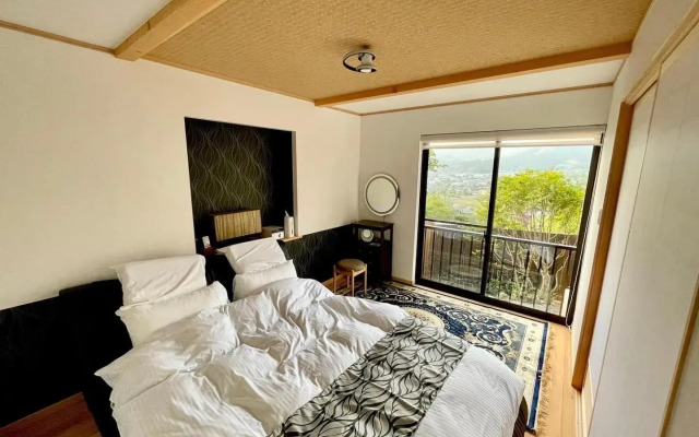 Yufuin Sanso Waremokou