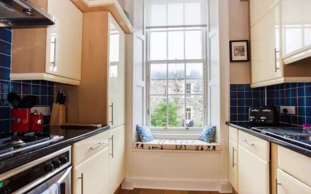 Central 2 Bedroom Apartment