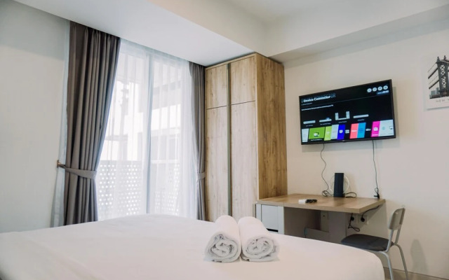 Homey And Warm Studio At West Vista Apartment