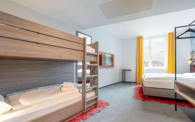 Campanile Vienna South