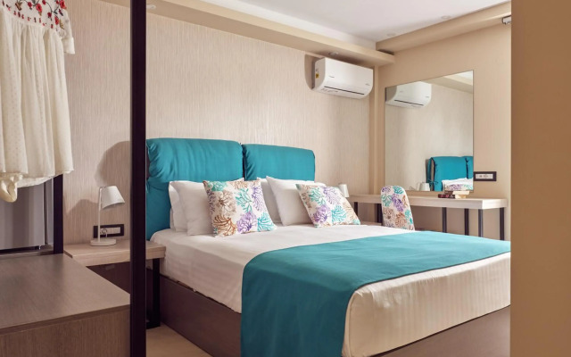 Koukounaria Hotel & Suites