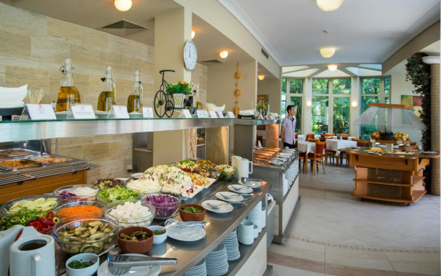 Jeravi Hotel