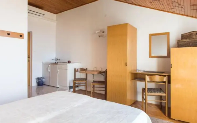Rooms Relax