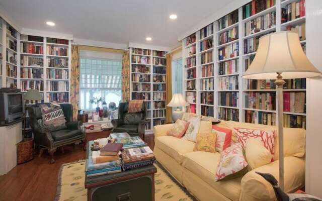 Harbor Knoll Bed & Breakfast