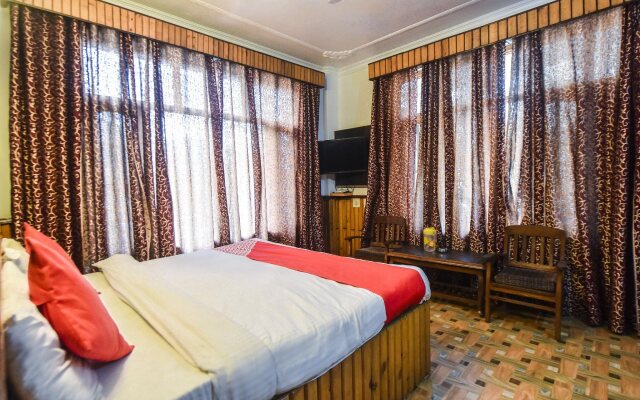 OYO 4751 Hotel Akashdeep
