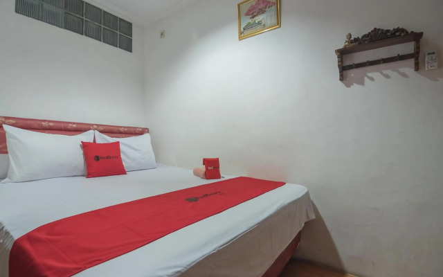 RedDoorz near Margahayu Raya