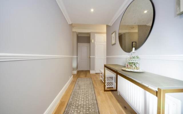Super 5 Bedroom Family Friendly Retreat Rustington