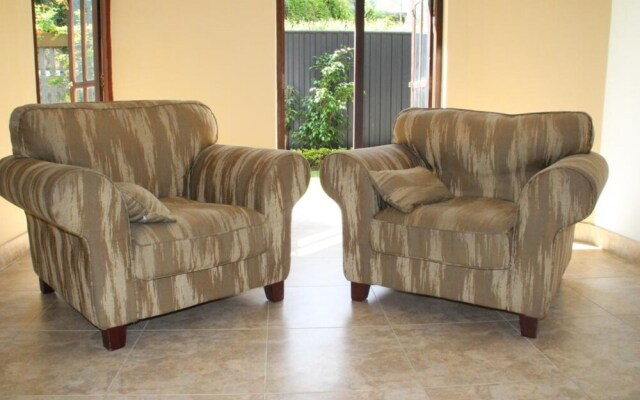 Self Cate Luxury Hostel