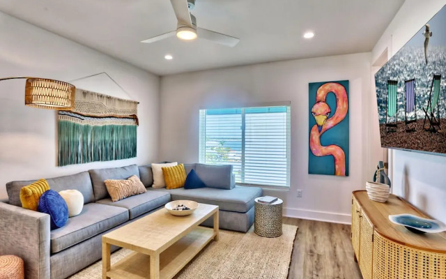 Azul Townhomes C1 - Sol Retreat