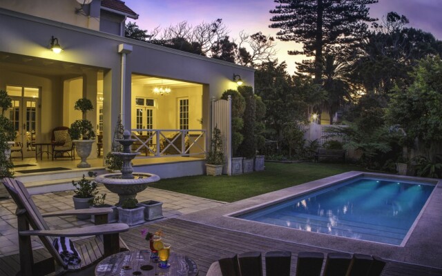 Bright on 5th Guest House