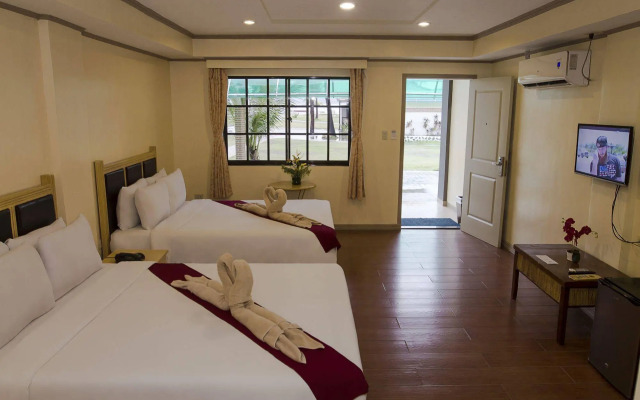 White Rock Waterpark and Beach Hotel