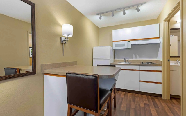 Extended Stay America Suites Washington DC Falls Church