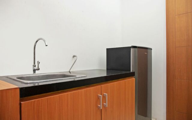 RedDoorz Apartment near Golden City Mall
