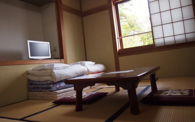 Mountain Lodge at 1,400m Hütte Jil Shirakabako